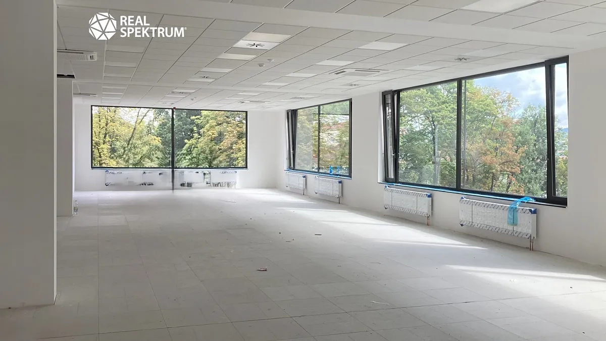 Pronájem kanceláře 1266 m²